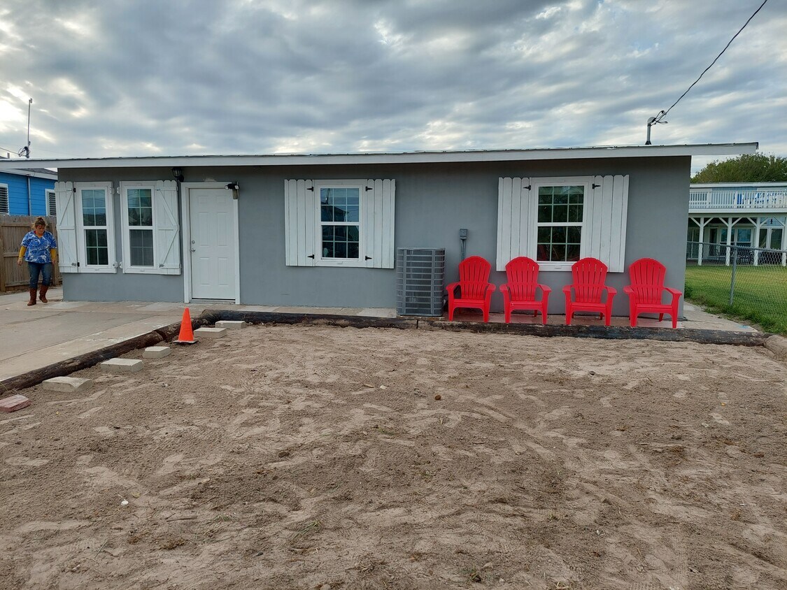 1123 S Live Oak St, Rockport, TX 78382 House Rental in Rockport, TX