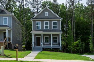 Building Photo - 1672 Eagle Dr