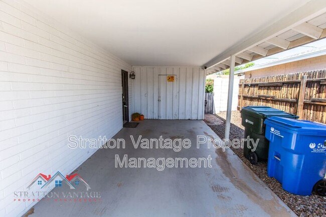 Foto del edificio - 1606 E Sierra Vista Dr