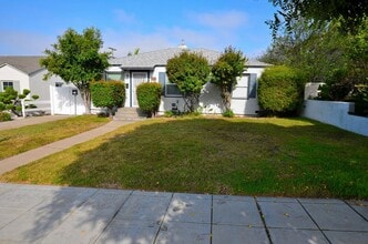 Building Photo - 326 H Ave