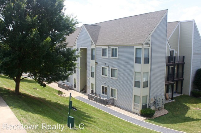 Building Photo - 1346 Hunters Rd