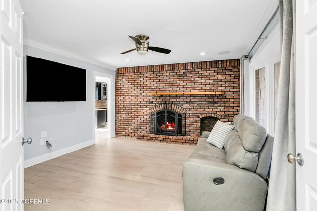 Building Photo - 1339 Chipmunk Ln