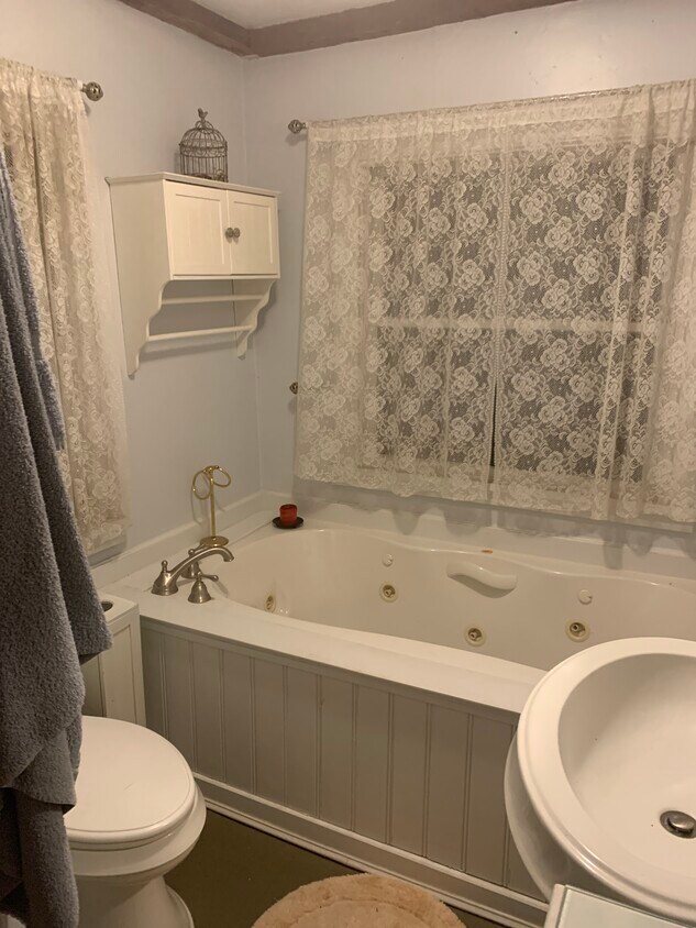 Foto principal - 208 Town House Rd
