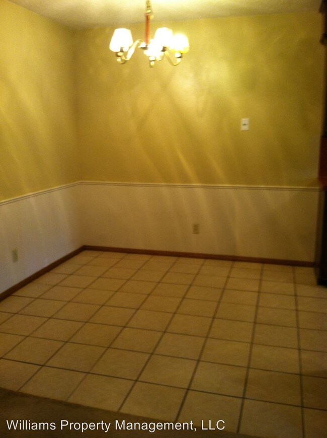 Building Photo - 1600 S Shalamar Dr