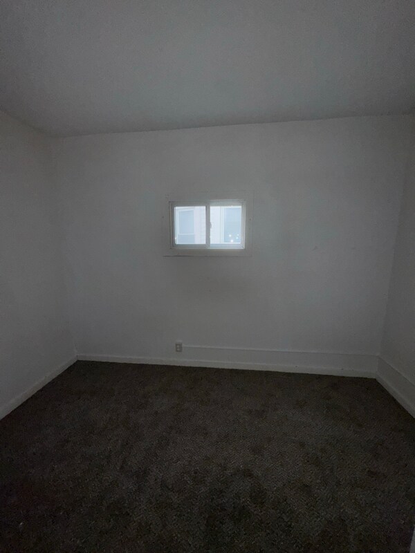 Building Photo - 240 Dexter St