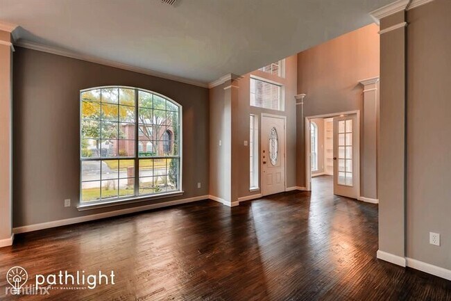 Building Photo - 6 br, 3.5 bath House - 909 Rolling Ridge D...