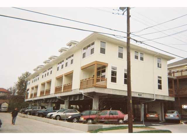 Foto del edificio - 305 E 31st St