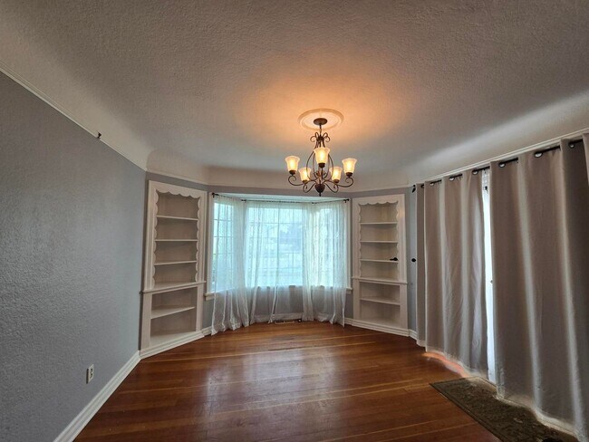 Foto del edificio - 4 Bedroom, 2 Bathroom House!