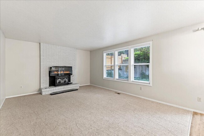 Foto del edificio - North End 3 Bedroom 2 Bathroom Home