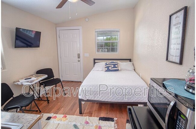 Foto del edificio - 121 Douglas Way St