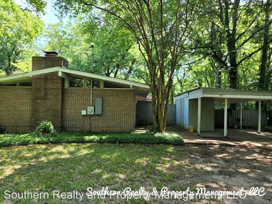 Foto principal - 4 br, 2 bath House - 2707 Woodley Road