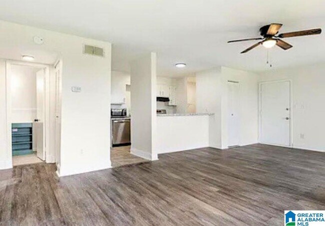 Building Photo - 422 Skyview Dr