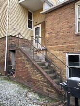 Building Photo - 456 Woodlane Ave