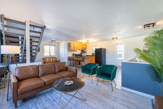 Building Photo - 13043 Mountain Crest Cir