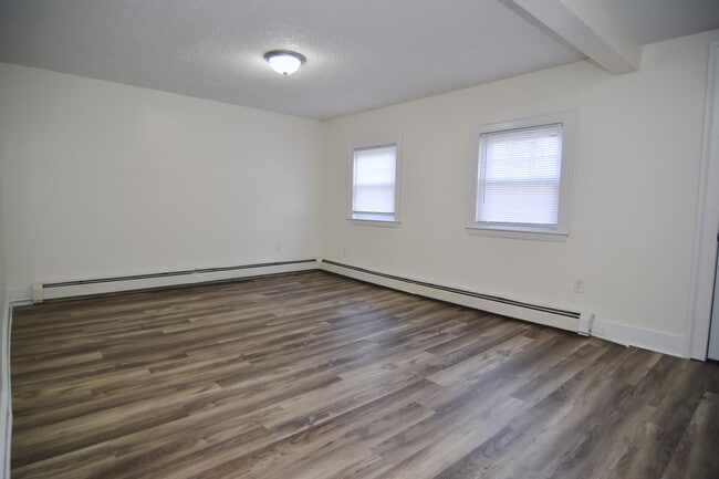 Living room - 54 Tyler St