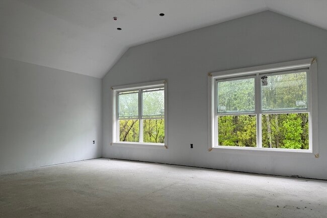 Building Photo - 251 Sladen St