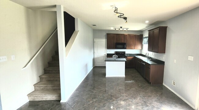 Building Photo - 8520 Cumberland Gap Dr
