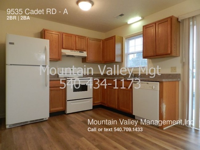 Foto del edificio - Nice Townhome!