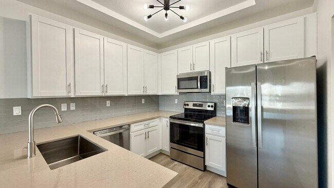 Building Photo - 9160 N 67th Ave