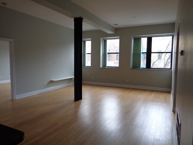Foto del edificio - 34 E Market St