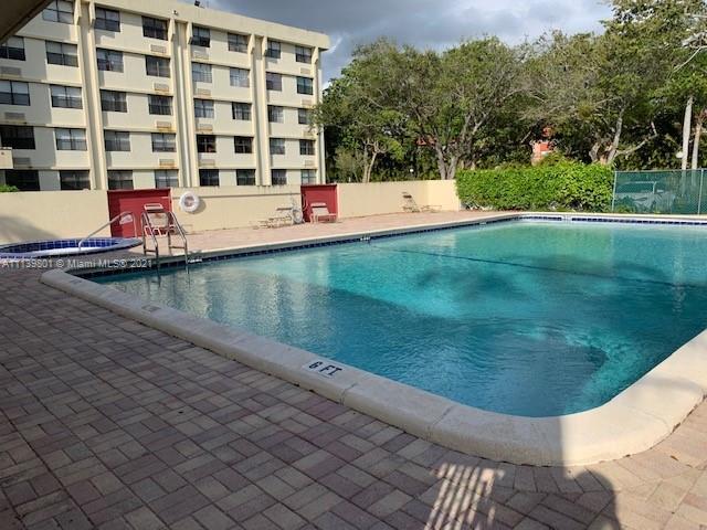 Foto del edificio - 2501 Riverside Dr