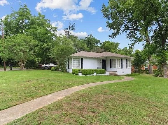 Building Photo - 2745 Old Jacksonville Rd, Tyler, TX 75701