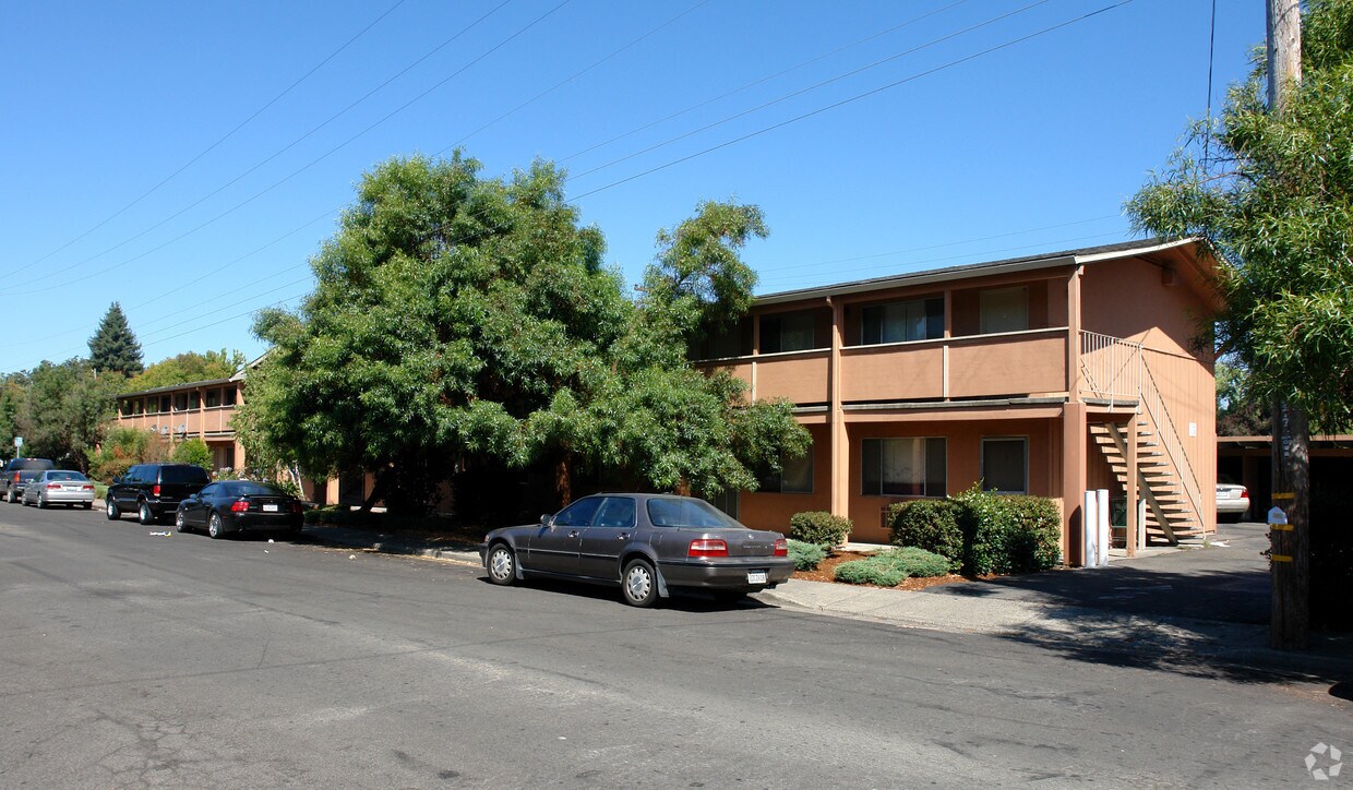 Foto principal - 555 Dexter St