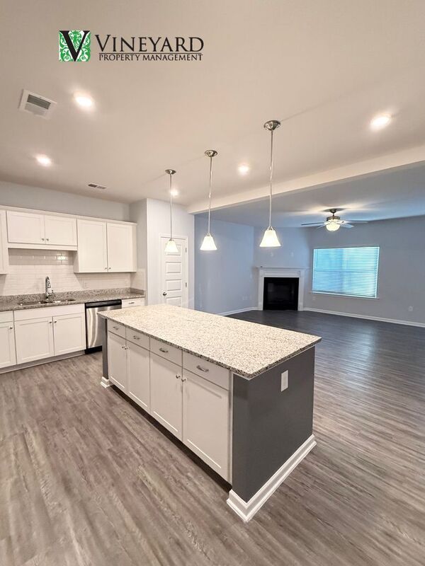 Foto del edificio - 247 Centennial Cir