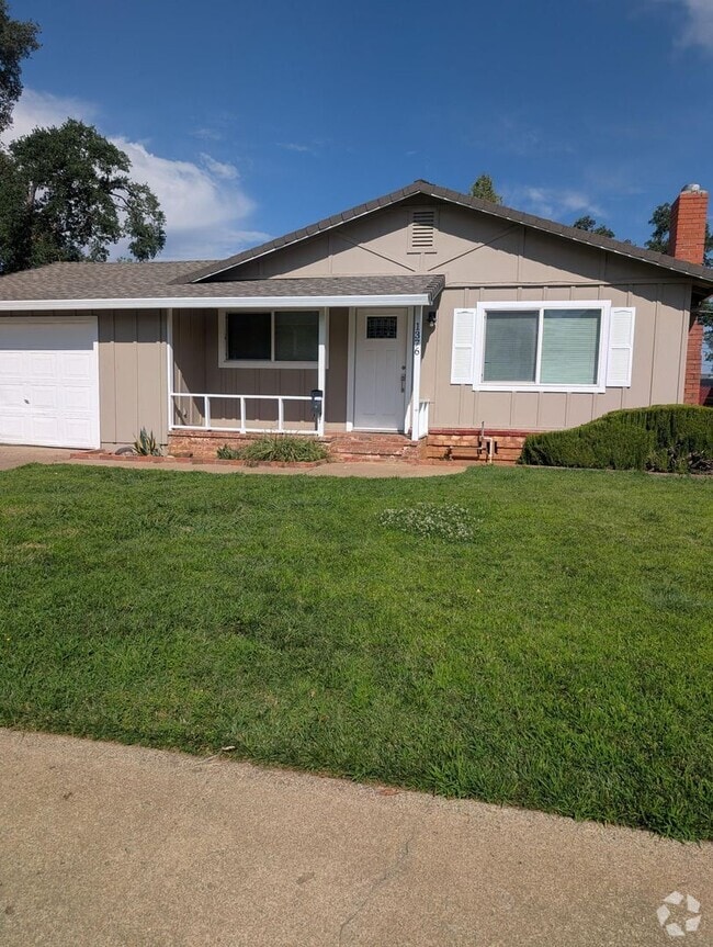 Building Photo - 1376 Jeffries Ave