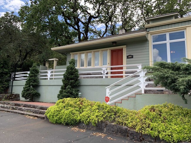Building Photo - 2 bedroom in Santa Rosa CA 95404