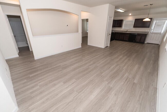 Foto del edificio - 7022 Heathers Way