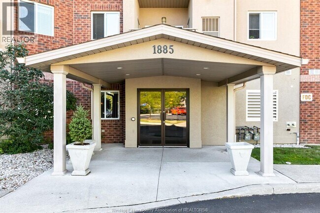 Building Photo - 1885 WESTVIEW 211