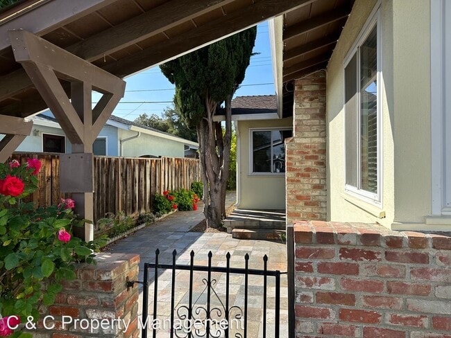 Building Photo - 3 br, 2 bath House - 3270 Machado ave