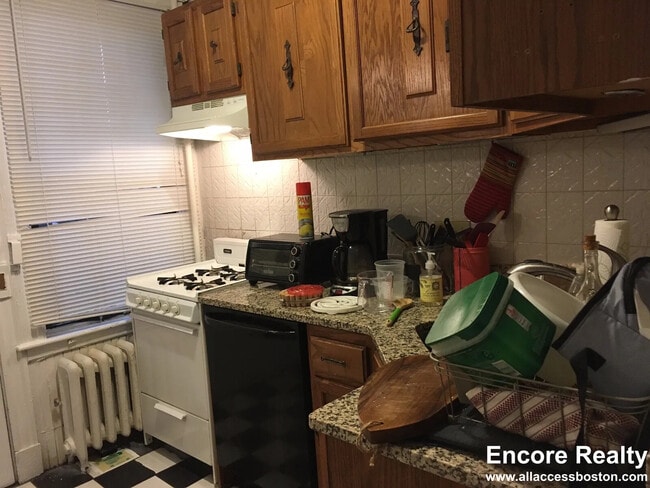 Building Photo - 47 Gordon St