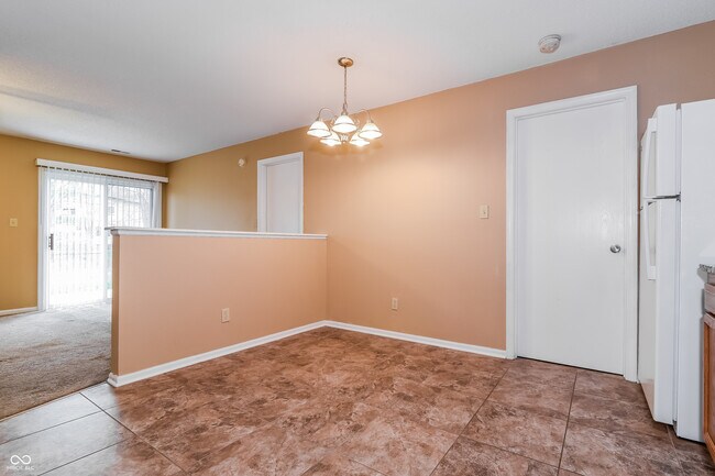 Building Photo - 7467 Grandview Dr