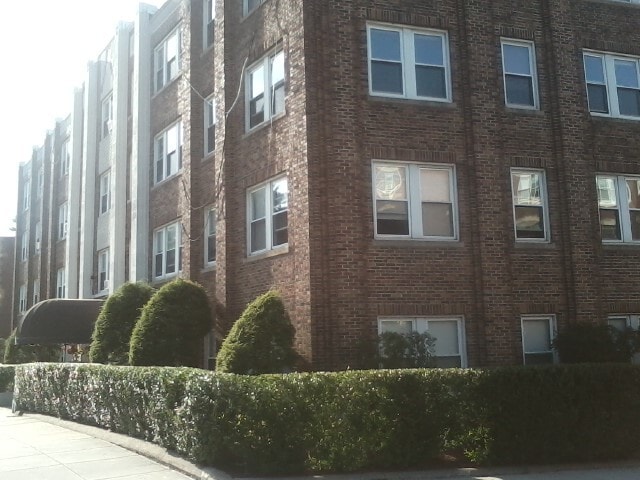 Foto del edificio - 2035 Commonwealth Ave