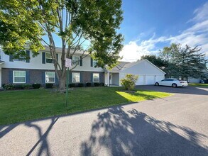 Building Photo - 690 Thorntree Ct