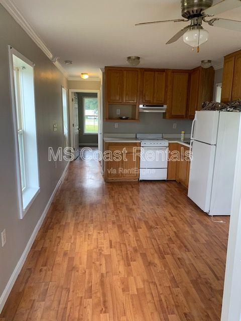 Building Photo - 8400 W Oaklawn Rd