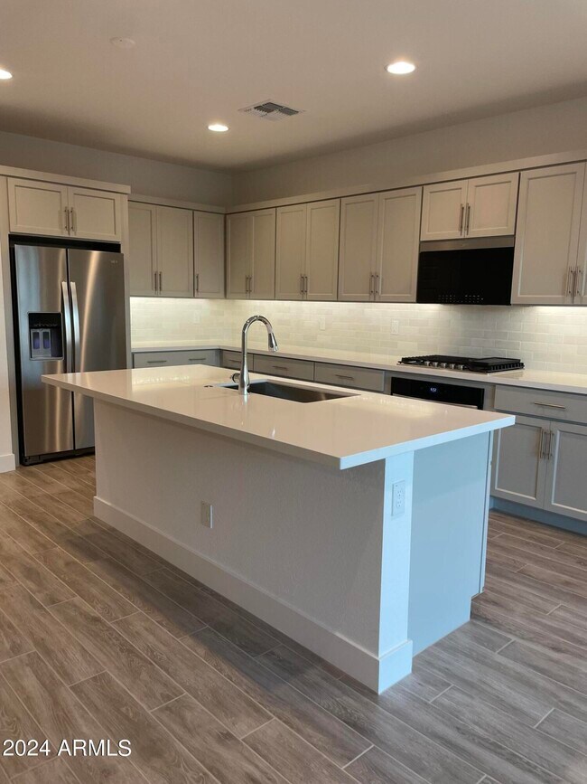 Building Photo - 21289 E Superstition Dr