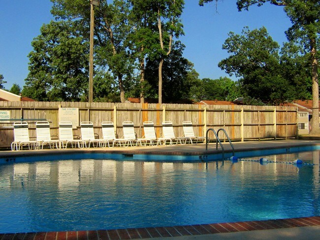 The Colony Apartments Alquileres en Burlington, NC