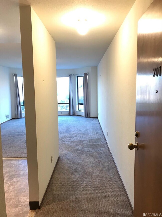 Building Photo - 2033 Taraval St