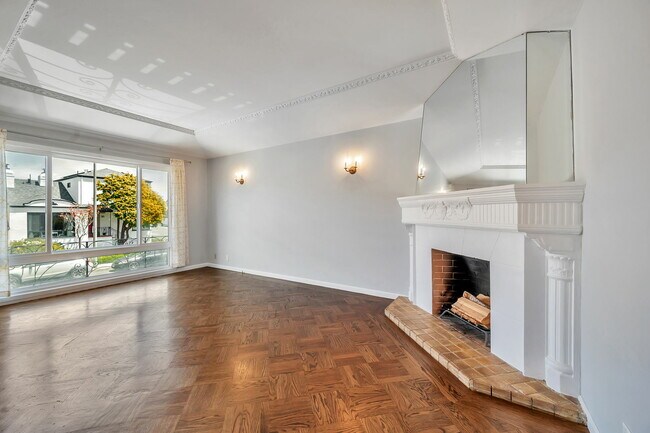 Building Photo - 91 Middlefield Dr