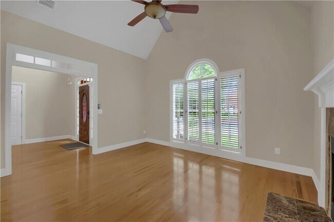 Foto del edificio - 312 Declaire Way NE