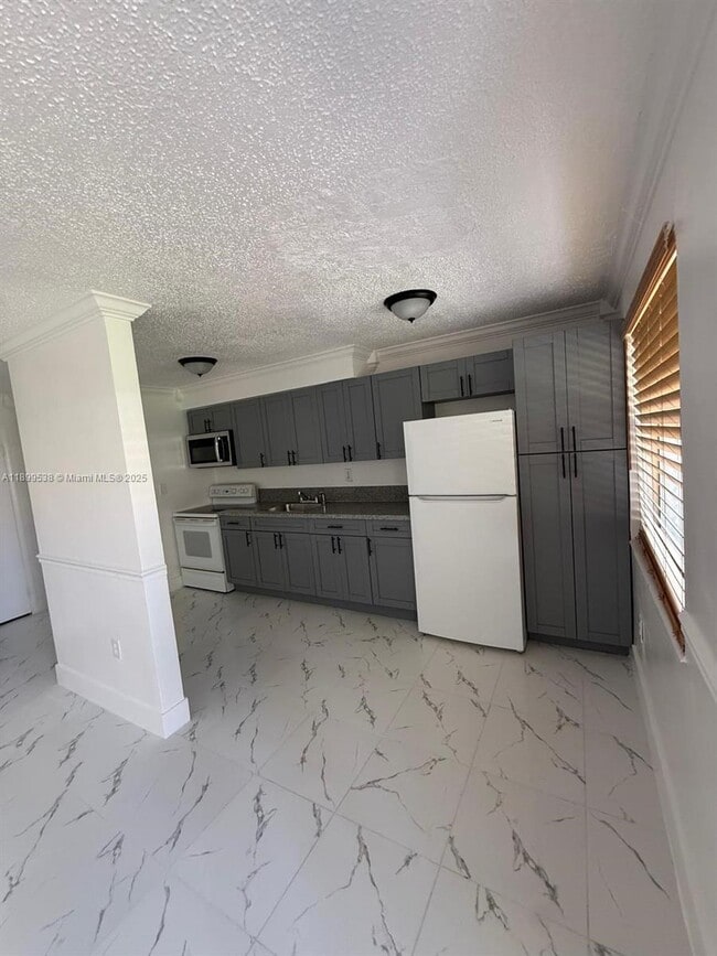 Foto del edificio - 15941 NE 18th Pl