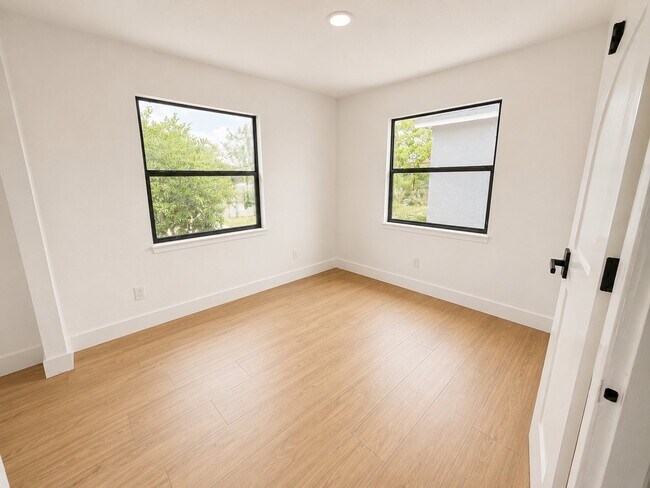 Photo - 1028 NW 6th Ave Apartment