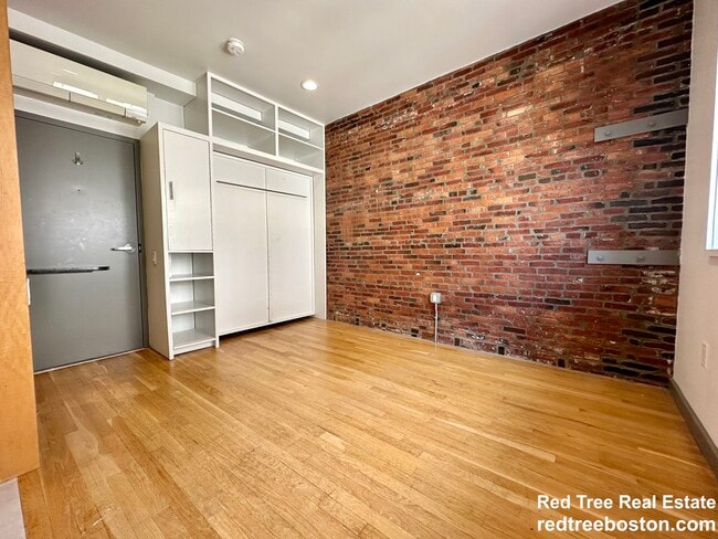 Building Photo - 144 Bowdoin St