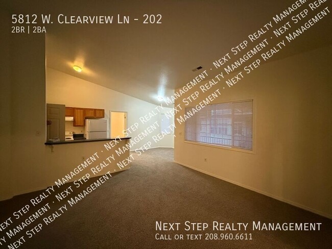 Building Photo - 5812 W Clearview Ln