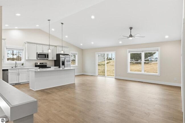 Building Photo - 4499 La Marche Cir