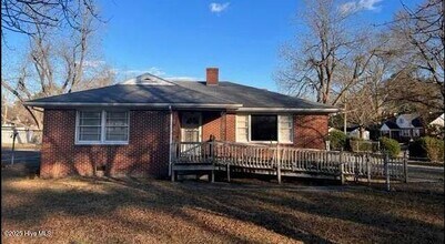 Building Photo - 2409 S Memorial Dr