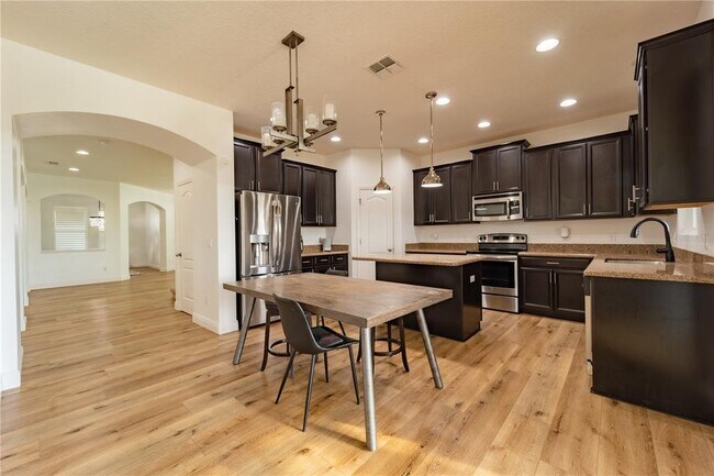 Building Photo - 1107 Whitewater Bay Dr